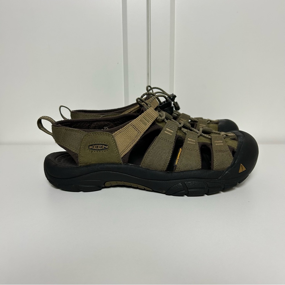 Keen Newport green brown sandals